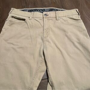IRON CO. Classic Patriot 5 pocket Khaki Pants. MENS size 34z32 Straight leg